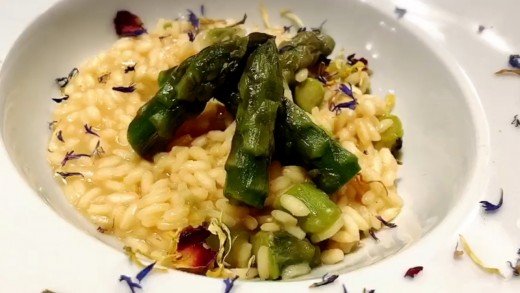 preview della video ricetta: Risotto agli asparagi